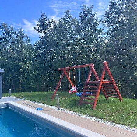 Vila Prisunca Jacuzzi & Swimming Pool Pazin Esterno foto